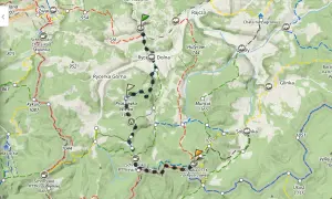 Mapa turystyczna Beskidu Żywieckiego z zaznaczoną trasą do bacówki na Rycerzowej.